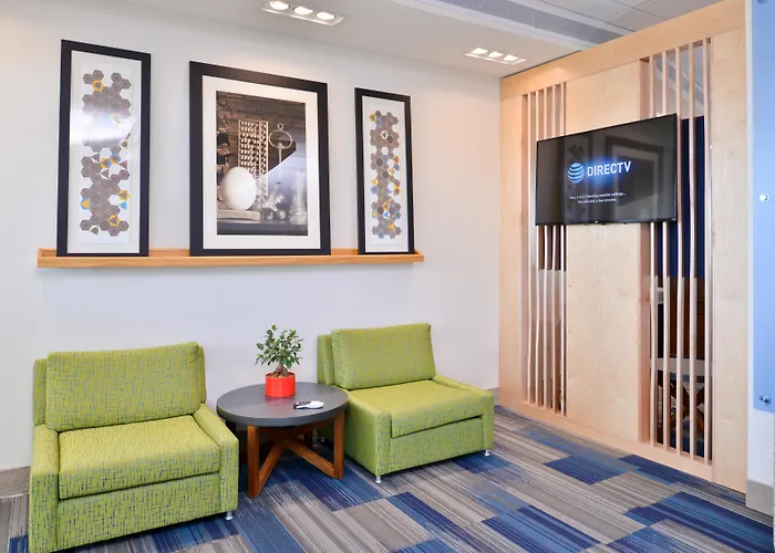 Holiday Inn Express & Suites Trinity By Ihg