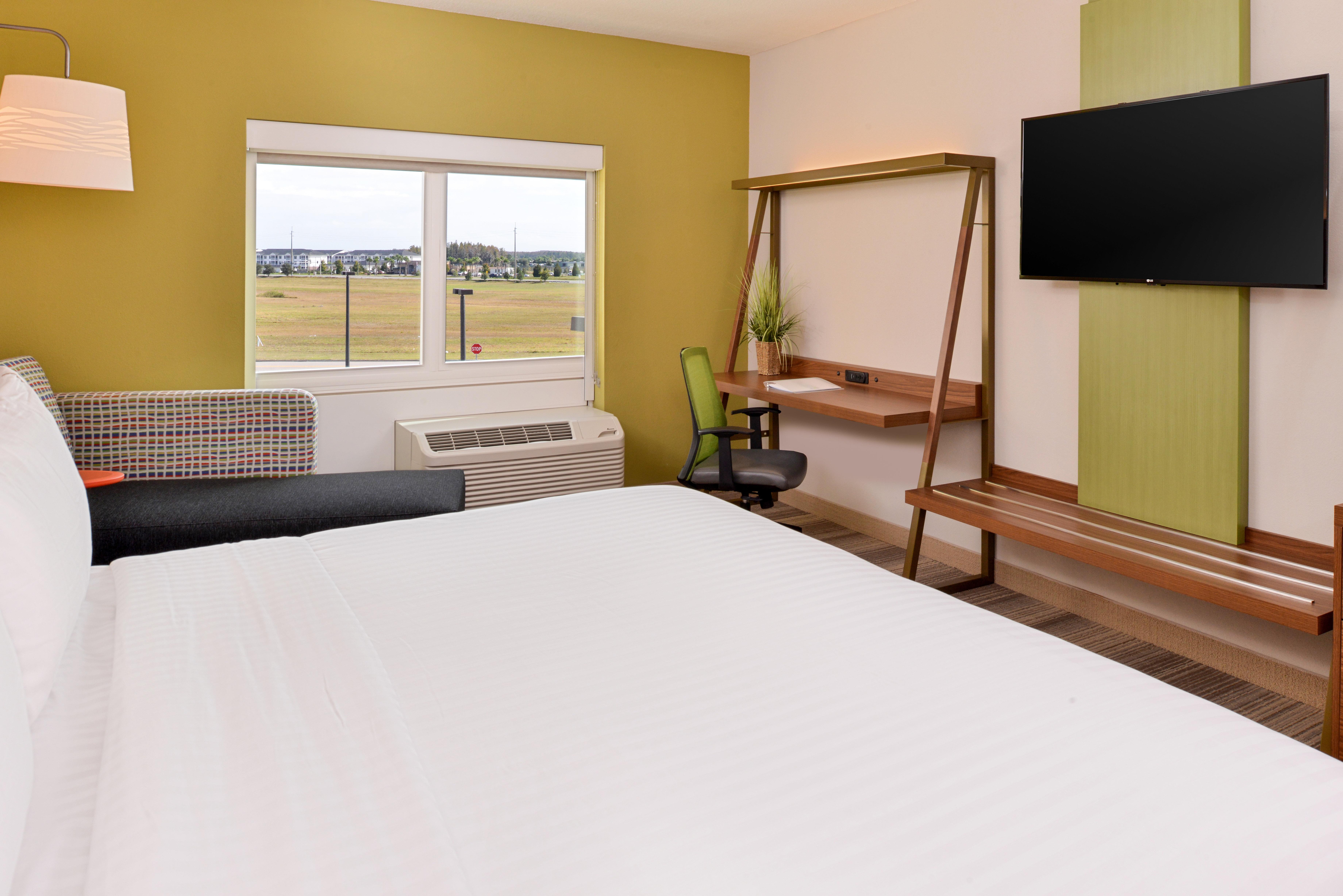 Holiday Express & By Ihg