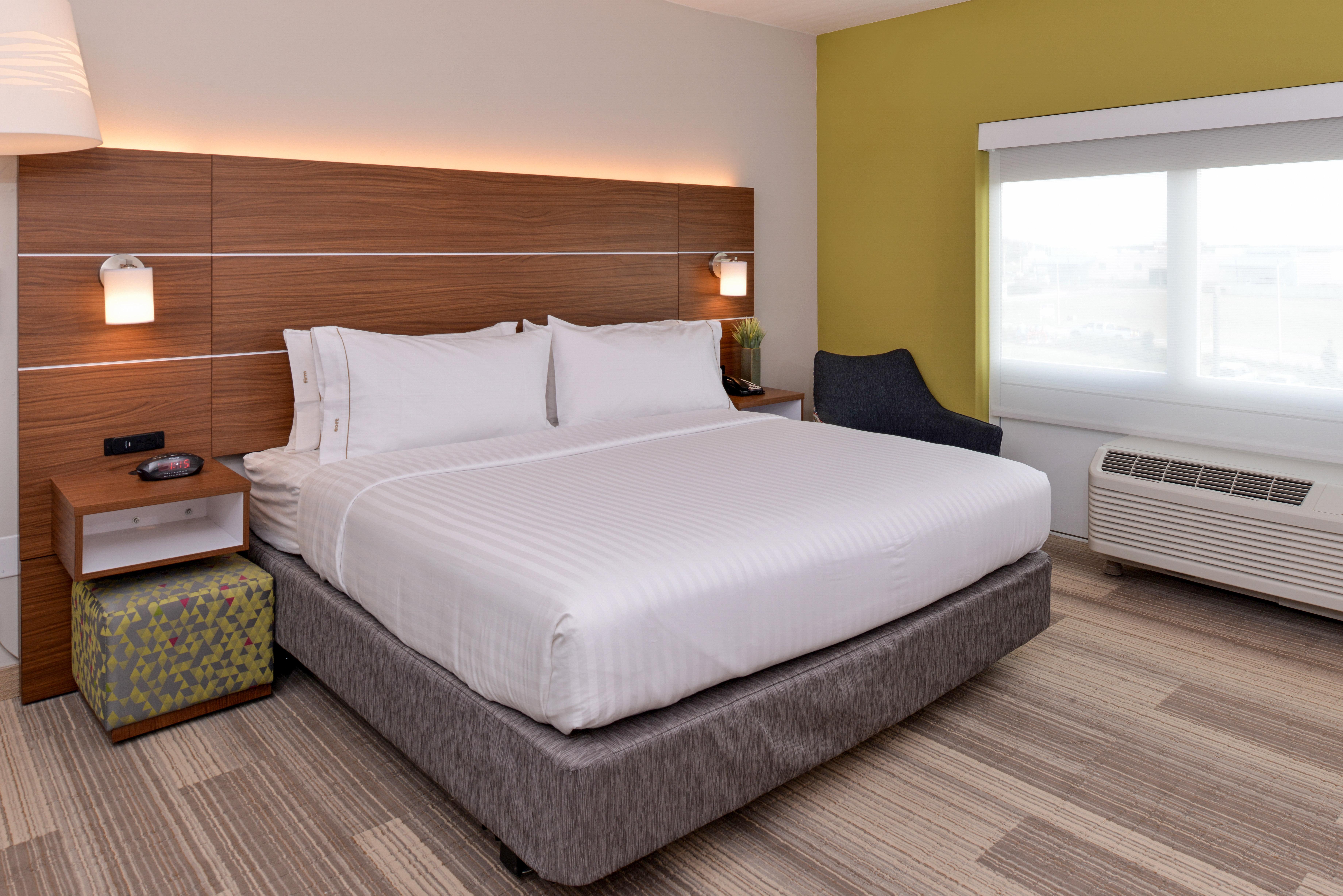 Express & By Ihg 2*