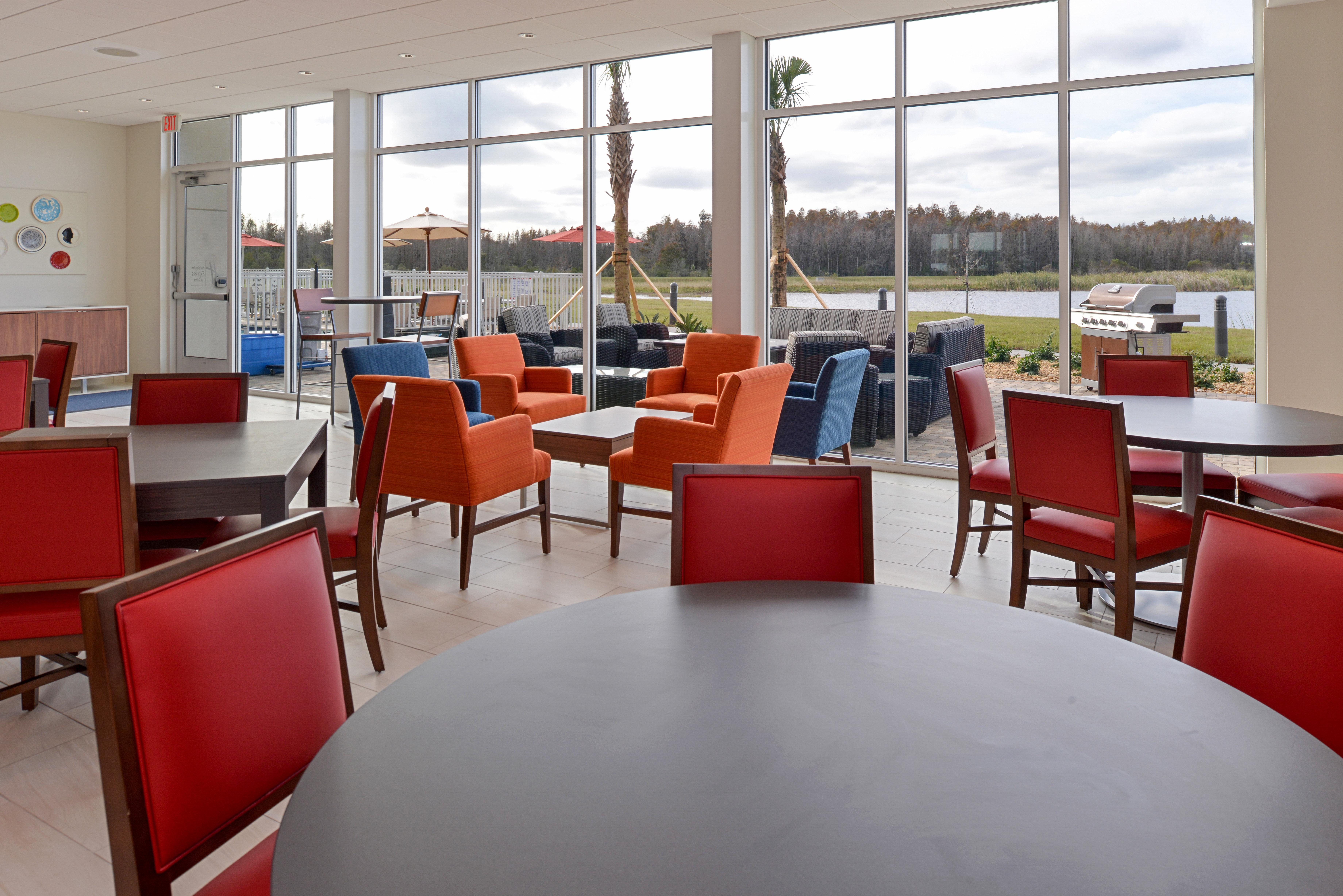 Express & By Ihg 2*