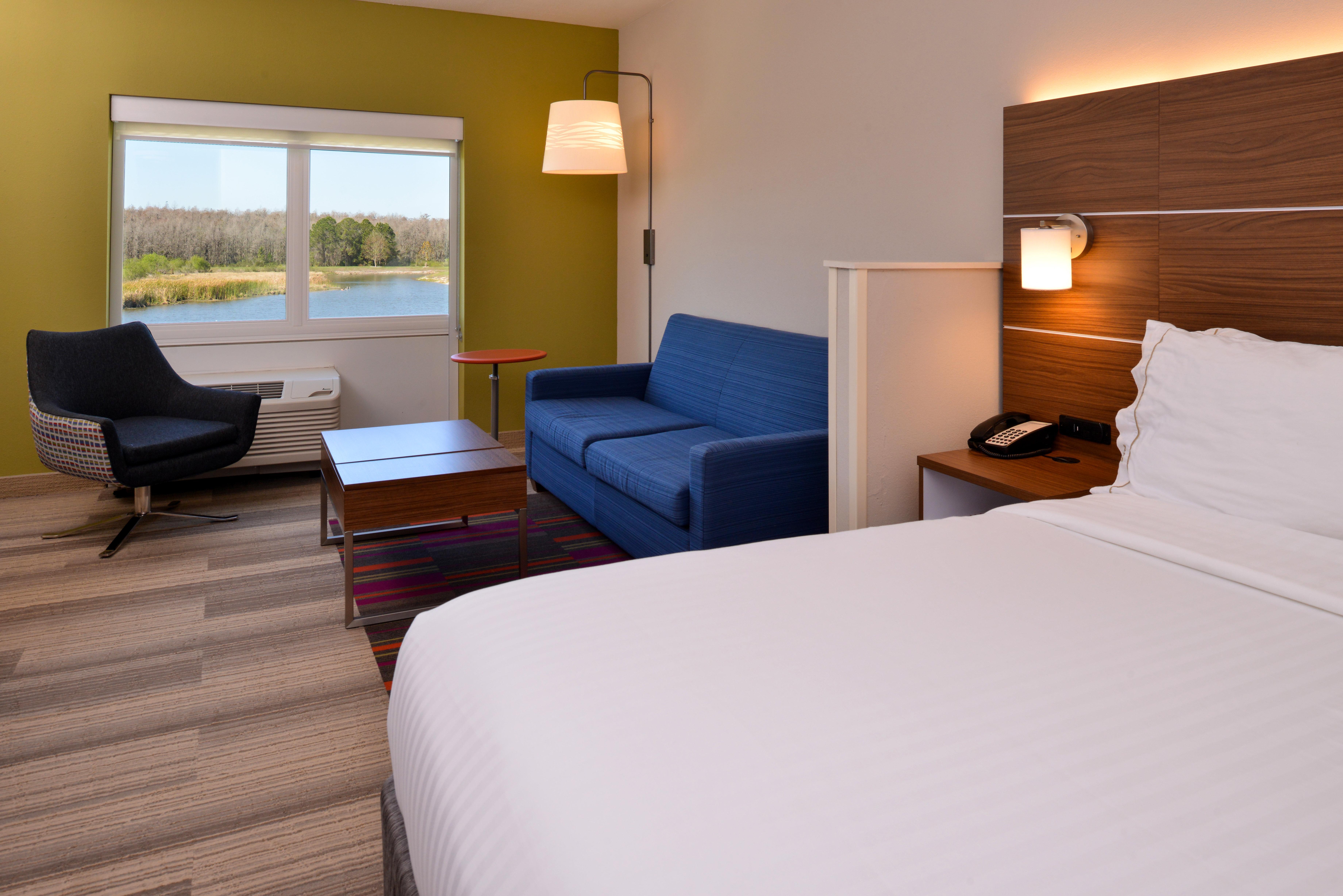 Express & By Ihg 2*